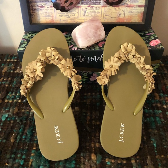 🌟B2G1🌟 J. Crew Tan/Gold Floral Flip Flops - Picture 10 of 10